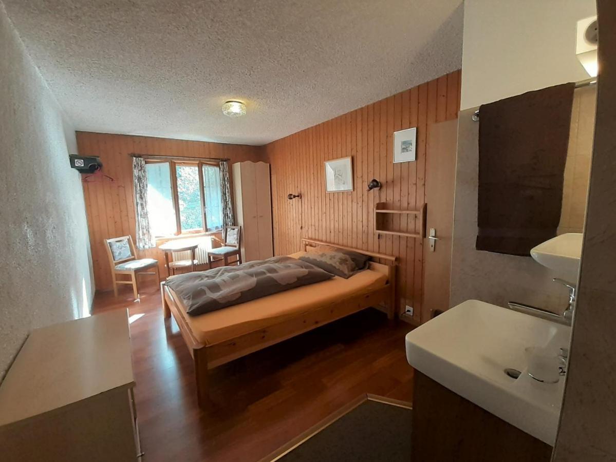 Le Catogne Hotel *